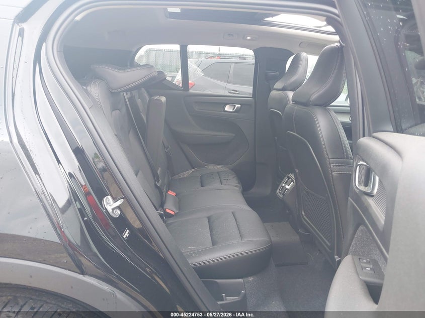 2025 Volvo Xc40 VIN YV4L12UC9S2531583 IAAI salvage auction — UNKNOWN, Salvage (Pennsylvania), sold $11,600 on 2026-07-30 (photo 8)