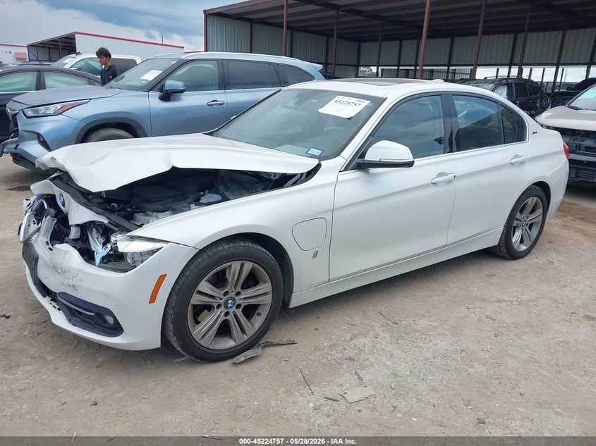 2017 BMW 3er VIN WBA8E1C38HA159044 IAAI salvage auction — FRONT END, Original (Texas), sold $3,500 on 2026-07-09 (photo 2)