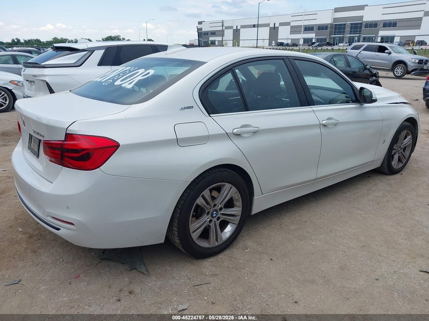2017 BMW 3er VIN WBA8E1C38HA159044 IAAI salvage auction — FRONT END, Original (Texas), sold $3,500 on 2026-07-09 (photo 4)