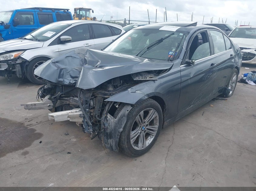2017 BMW 3er VIN WBA8B9G37HNU56865 IAAI salvage auction — ROLLOVER, Salvage (Texas), sold $325 on 2026-08-18 (photo 2)