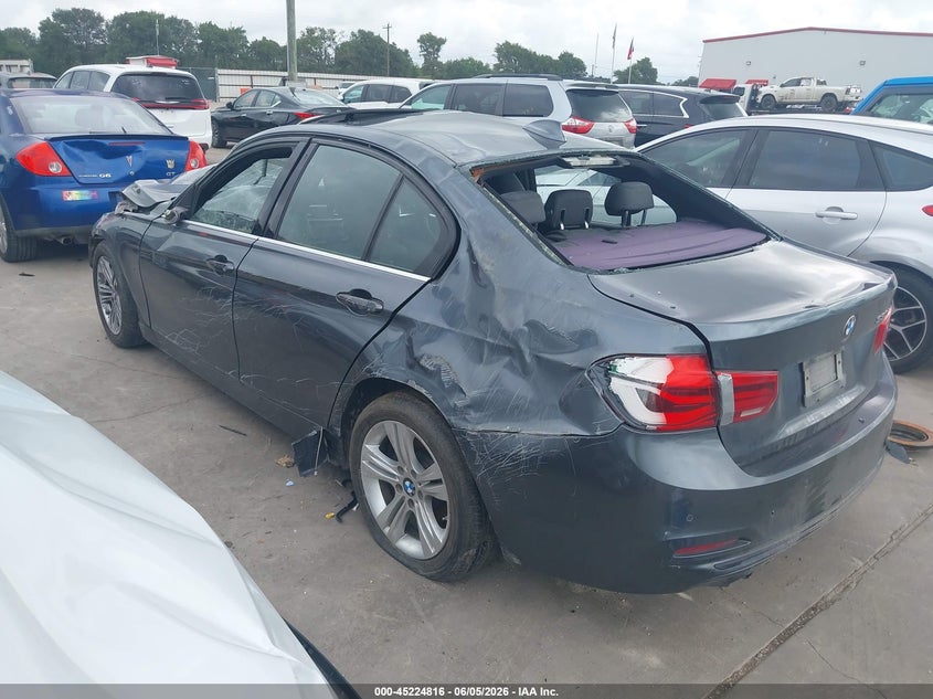 2017 BMW 3er VIN WBA8B9G37HNU56865 IAAI salvage auction — ROLLOVER, Salvage (Texas), sold $325 on 2026-08-18 (photo 3)