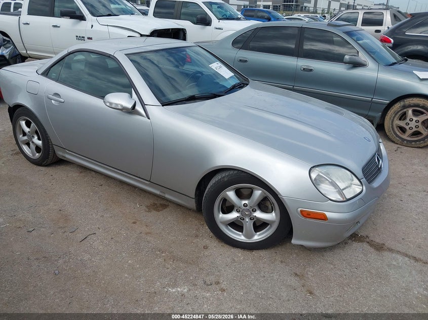 2004 Mercedes-benz Slk-klasse VIN WDBKK65F94F300477 IAAI salvage auction — REAR END, Salvage (Texas), sold $1,100 on 2026-07-07 (photo 1)