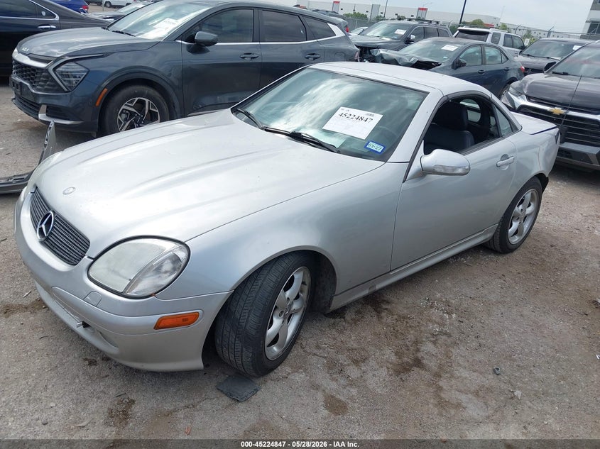 2004 Mercedes-benz Slk-klasse VIN WDBKK65F94F300477 IAAI salvage auction — REAR END, Salvage (Texas), sold $1,100 on 2026-07-07 (photo 2)