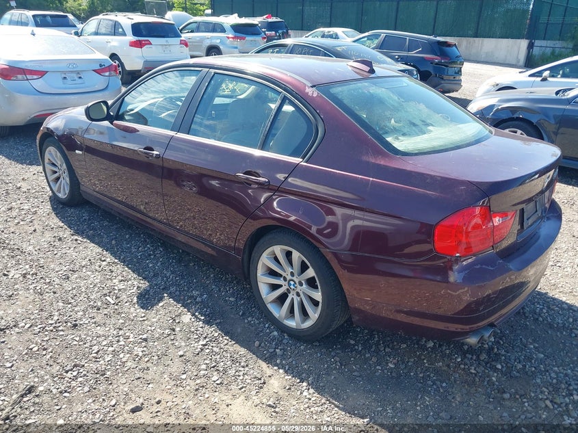 2009 BMW 3 series VIN WBAPH53599A438340 IAAI salvage auction — NORMAL WEAR, Clear (New York), sold $575 on 2026-08-04 (photo 3)
