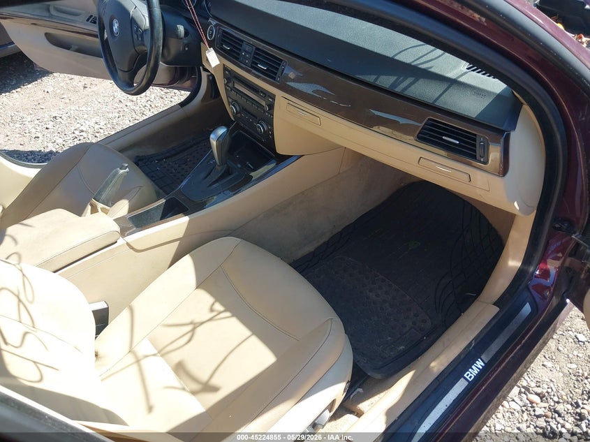 2009 BMW 3 series VIN WBAPH53599A438340 IAAI salvage auction — NORMAL WEAR, Clear (New York), sold $575 on 2026-08-04 (photo 5)