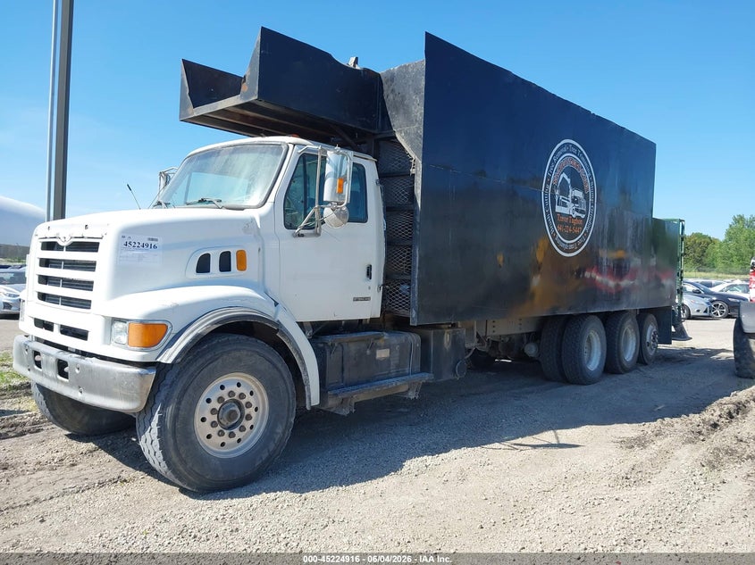 2000 Sterling truck Lt VIN 2FZNEWEB8YAH04036 IAAI salvage auction — UNKNOWN, Salvage (Iowa), sold $9,700 on 2026-08-05 (photo 2)