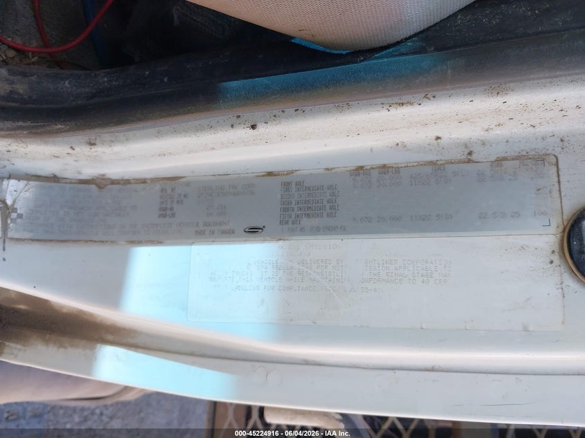 2000 Sterling truck Lt VIN 2FZNEWEB8YAH04036 IAAI salvage auction — UNKNOWN, Salvage (Iowa), sold $9,700 on 2026-08-05 (photo 8)