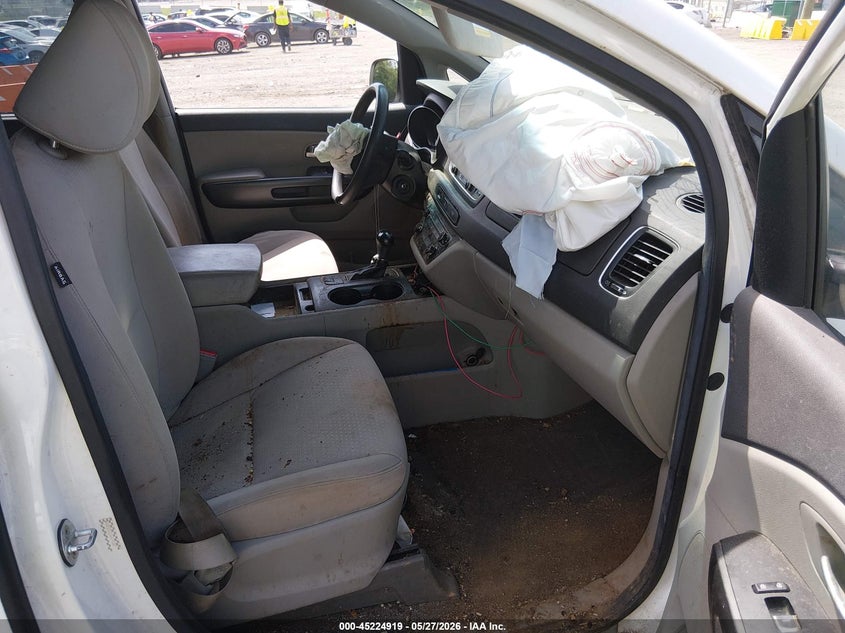 2016 Kia SEDONA VIN KNDMB5C11G6195207 IAAI salvage auction — WATER/FLOOD, Clear (Tennessee), sold $325 on 2026-07-11 (photo 5)