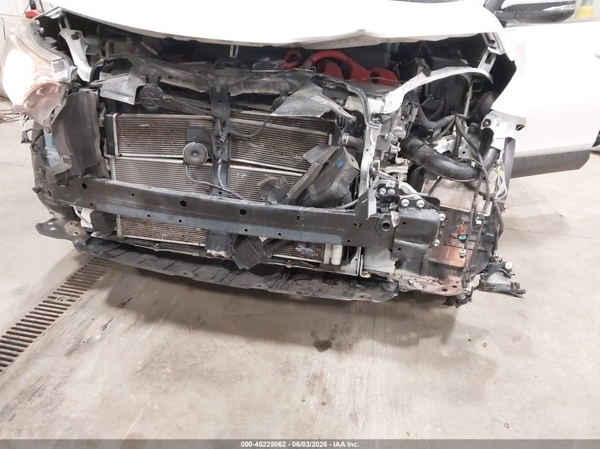 2017 Toyota Rav 4 VIN JTMRJREV3HD068570 IAAI salvage auction — FRONT END, Salvage (Minnesota), sold $5,300 on 2026-07-30 (photo 6)