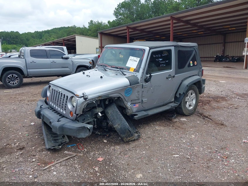 2013 Jeep Wrangler / VIN 1C4AJWAG4DL692431 IAAI salvage auction — LEFT & RIGHT, Salvage Title, sold $1,450 on 2026-07-22 (photo 2)