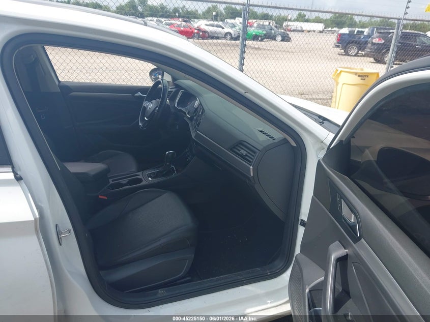 2019 Volkswagen Jetta VIN 3VWCB7BU2KM128852 IAAI salvage auction — REAR END, Salvage Title, sold $3,450 on 2026-08-03 (photo 5)