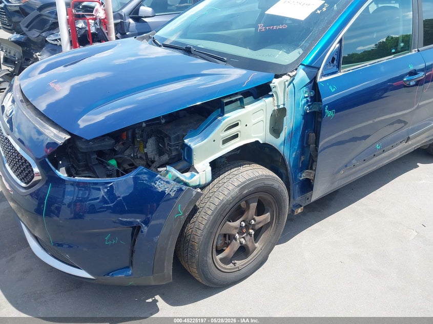 2017 Kia Niro VIN KNDCB3LC3H5080441 IAAI salvage auction — LEFT FRONT, Salvage Title, sold $25 on 2026-07-22 (photo 6)