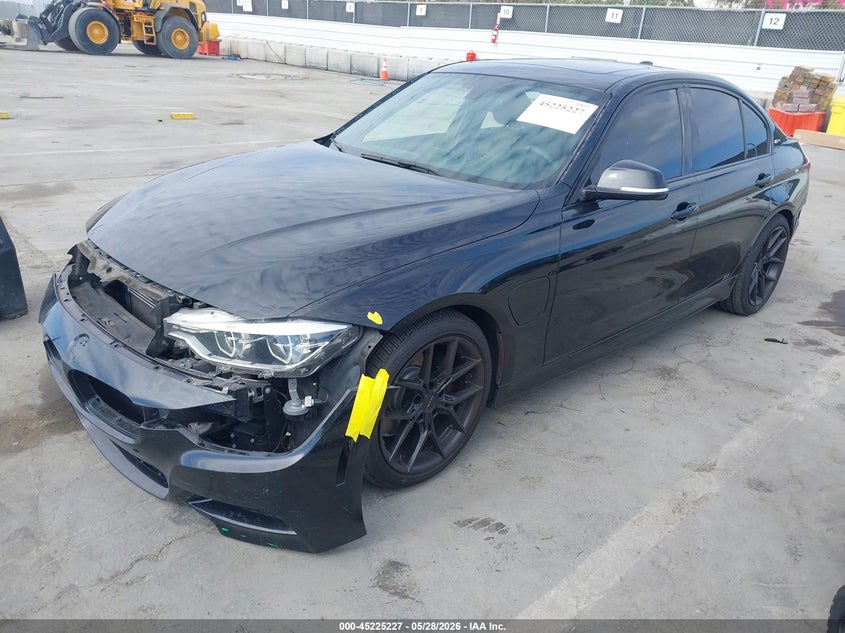 2017 BMW 3er VIN WBA8E1C55HK480048 IAAI salvage auction — FRONT END, Salvage (California), sold $4,900 on 2026-08-12 (photo 2)
