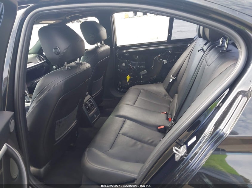 2017 BMW 3er VIN WBA8E1C55HK480048 IAAI salvage auction — FRONT END, Salvage (California), sold $4,900 on 2026-08-12 (photo 8)