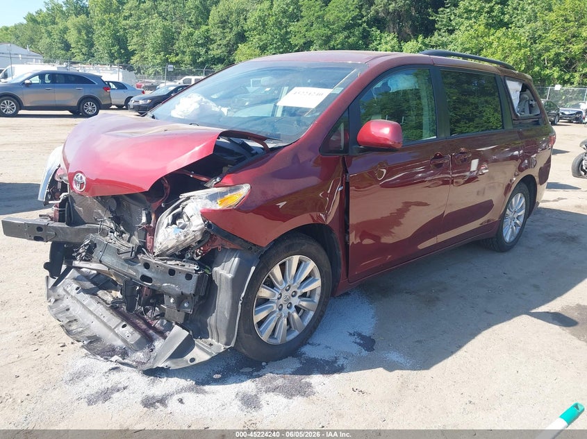 2017 Toyota Sienna VIN 5TDJZ3DC3HS163427 IAAI salvage auction — FRONT END, Salvage Title, sold $5,350 on 2026-07-07 (photo 2)