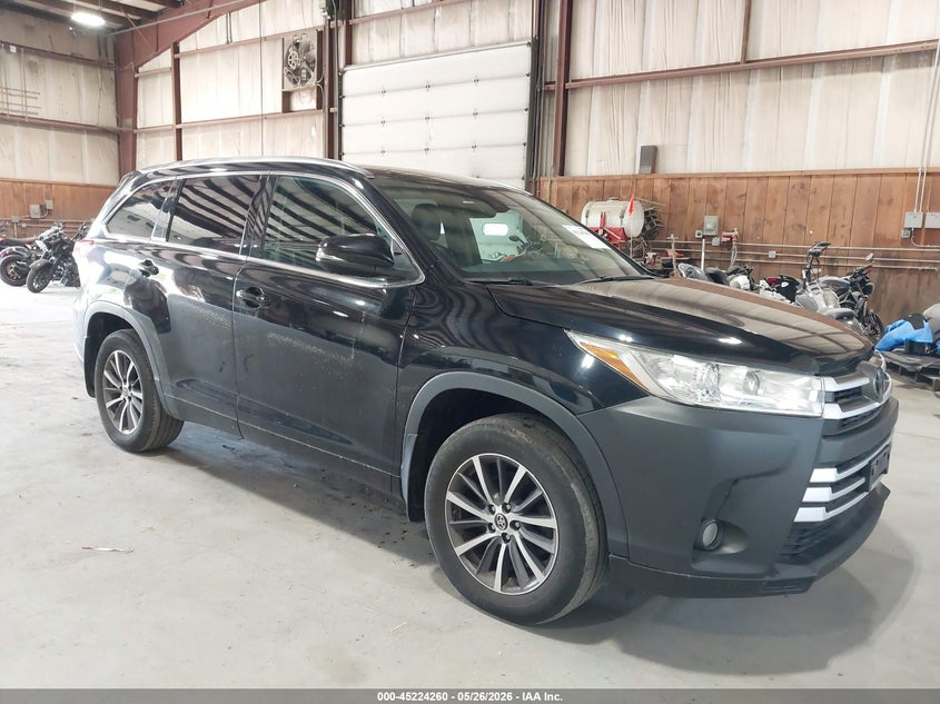 2018 Toyota Highlander VIN 5TDJZRFH4JS829048 IAAI salvage auction — LEFT FRONT, Salvage Title, sold $10,100 on 2026-07-15 (photo 1)