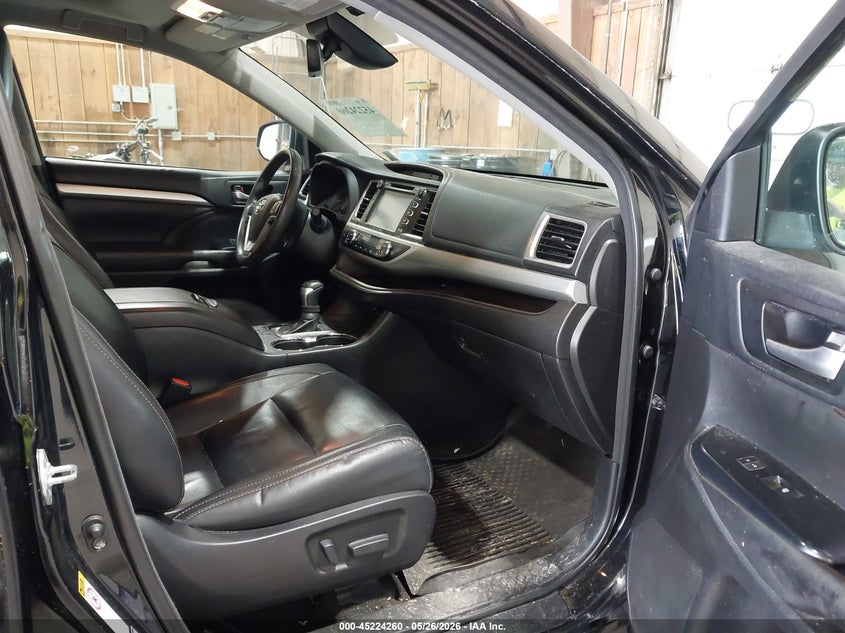 2018 Toyota Highlander VIN 5TDJZRFH4JS829048 IAAI salvage auction — LEFT FRONT, Salvage Title, sold $10,100 on 2026-07-15 (photo 5)