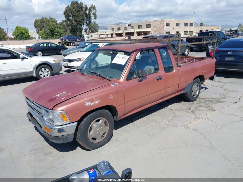 1993 Toyota Pickup VIN JT4VN93D4P5035261 IAAI salvage auction — NORMAL WEAR, Clear - Dealer Only (California), sold $1,000 on 2026-07-06 (photo 2)