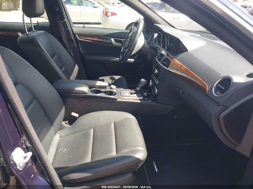 2014 Mercedes-benz C-klasse VIN WDDGF8AB2EA967437 IAAI salvage auction — FRONT END, Salvage Title, sold $3,025 on 2026-07-14 (photo 5)