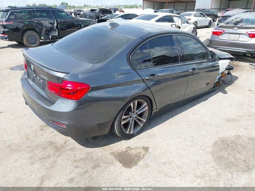 2017 BMW 3er VIN WBA8B9C34HK886019 IAAI salvage auction — FRONT END, Salvage Title, sold $3,150 on 2026-08-05 (photo 4)