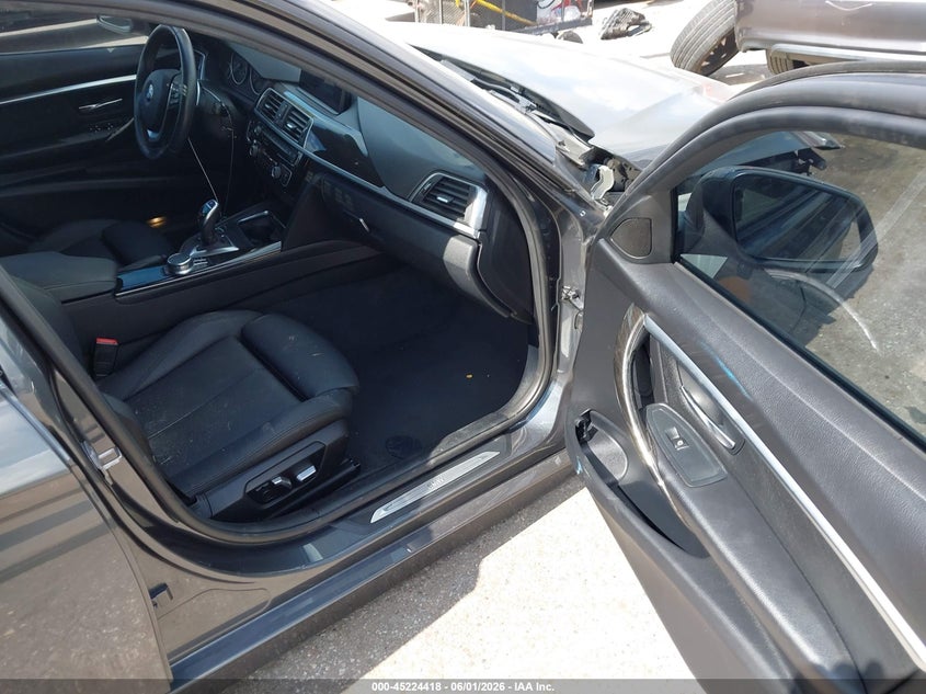 2017 BMW 3er VIN WBA8B9C34HK886019 IAAI salvage auction — FRONT END, Salvage Title, sold $3,150 on 2026-08-05 (photo 5)