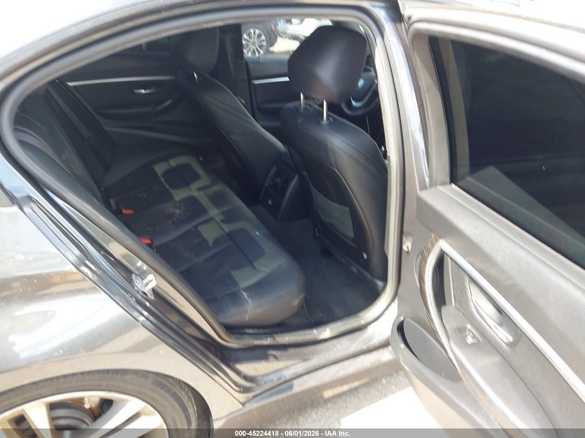2017 BMW 3er VIN WBA8B9C34HK886019 IAAI salvage auction — FRONT END, Salvage Title, sold $3,150 on 2026-08-05 (photo 8)