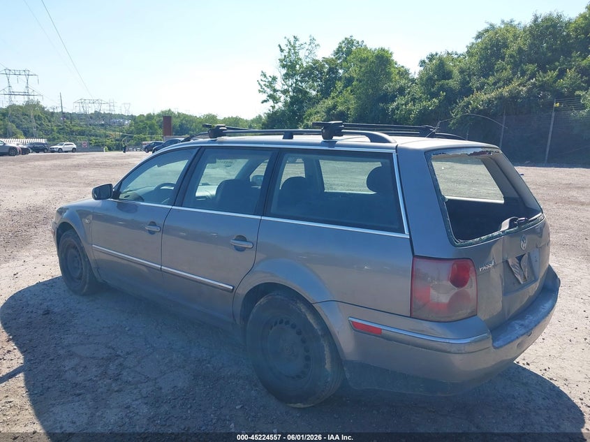 2002 Volkswagen Passat VIN WVWXH63BX2E104993 IAAI salvage auction — FRONT END, Salvage (Pennsylvania), sold $325 on 2026-08-07 (photo 3)