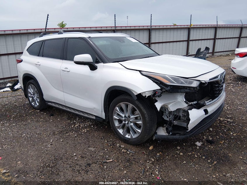 2022 Toyota Highlander VIN 5TDYZRAH9NS106890 IAAI salvage auction — FRONT END, Salvage (Arkansas), sold $21,500 on 2026-07-16 (photo 1)