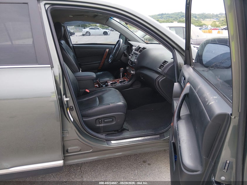 2013 Toyota Highlander VIN 5TDYK3EH3DS137787 IAAI salvage auction — LEFT SIDE, Salvage (Missouri), sold $5,550 on 2026-07-16 (photo 5)