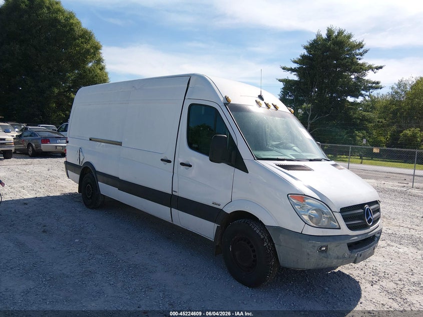 2011 Mercedes-benz Sprinter VIN WD3PE8CB9B5600530 IAAI salvage auction — LEFT SIDE, Salvage (Alabama), sold $475 on 2026-07-06 (photo 1)