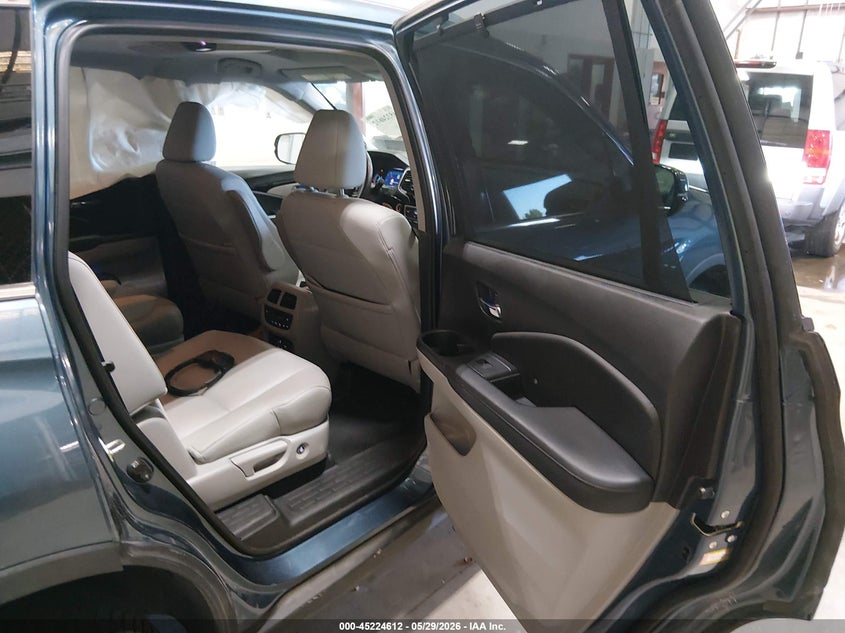 2019 Honda Pilot VIN 5FNYF5H69KB041965 IAAI salvage auction — SIDE, Salvage Title, sold $7,500 on 2026-07-05 (photo 8)