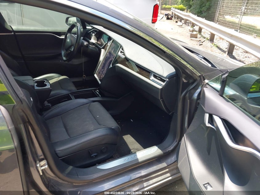 2017 Tesla Model s VIN 5YJSA1E29HF204606 IAAI salvage auction — UNKNOWN, Salvage (North Carolina), sold $6,000 on 2026-07-09 (photo 5)