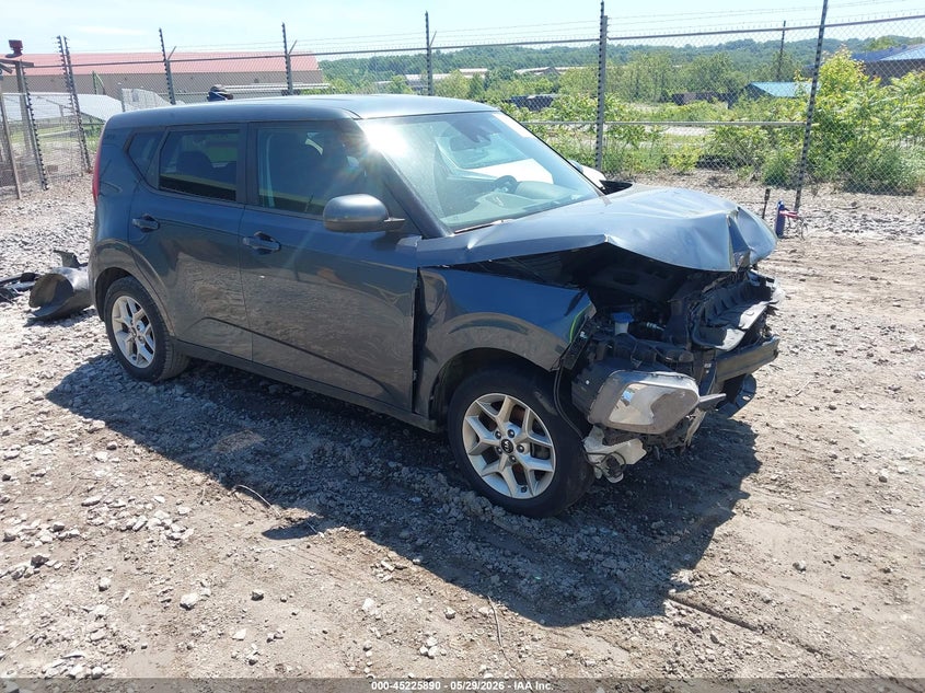 2020 Kia Soul VIN KNDJ23AU1L7011246 IAAI salvage auction — FRONT END, Salvage Title, sold $775 on 2026-07-11 (photo 1)