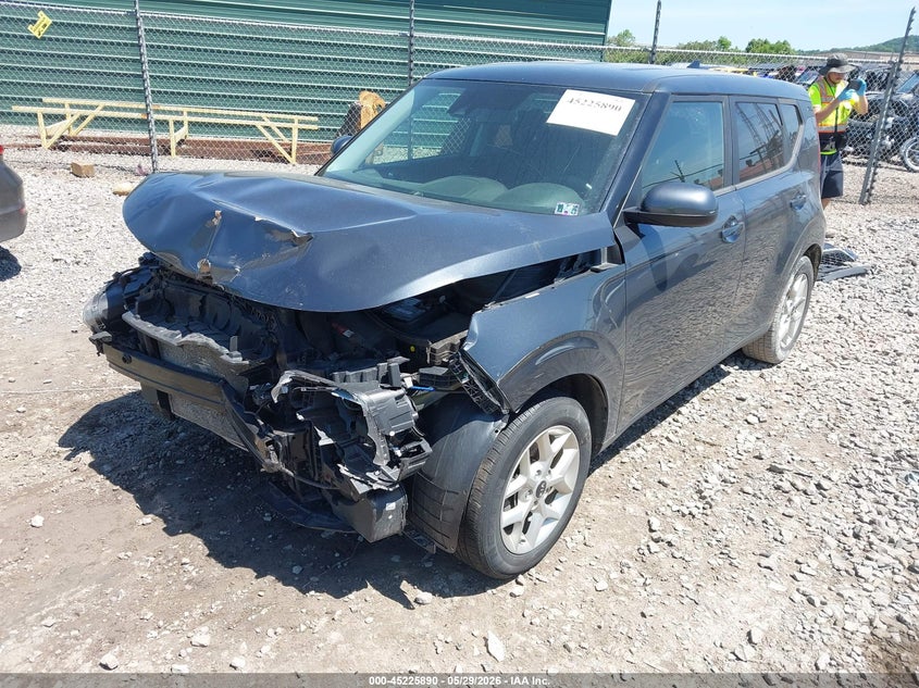 2020 Kia Soul VIN KNDJ23AU1L7011246 IAAI salvage auction — FRONT END, Salvage Title, sold $775 on 2026-07-11 (photo 2)
