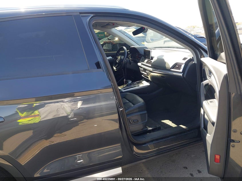2018 Audi Q5 VIN WA1ANAFY8J2042747 IAAI salvage auction — REAR END, Salvage (Arizona), sold $5,500 on 2026-07-28 (photo 5)