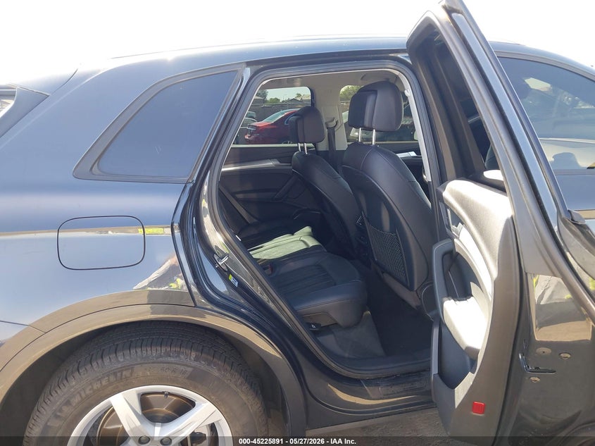 2018 Audi Q5 VIN WA1ANAFY8J2042747 IAAI salvage auction — REAR END, Salvage (Arizona), sold $5,500 on 2026-07-28 (photo 8)