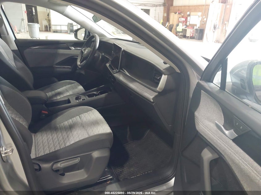 2026 Volkswagen Tiguan VIN 3VVBR7RM5TM074062 IAAI salvage auction — FRONT END, Salvage Title, sold $12,500 on 2026-08-19 (photo 5)