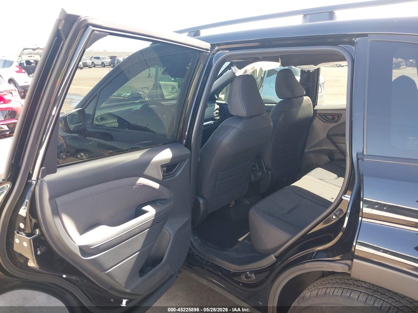 2025 Subaru Forester VIN JF2SLDDC8SH455194 IAAI salvage auction — SIDE, Salvage (Arizona), sold $3,150 on 2026-07-28 (photo 8)