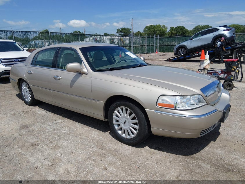 2005 Lincoln TOWN CAR VIN 1LNHM81W95Y658316 IAAI salvage auction — HAIL, Salvage (Kansas), sold $925 on 2026-07-31 (photo 1)