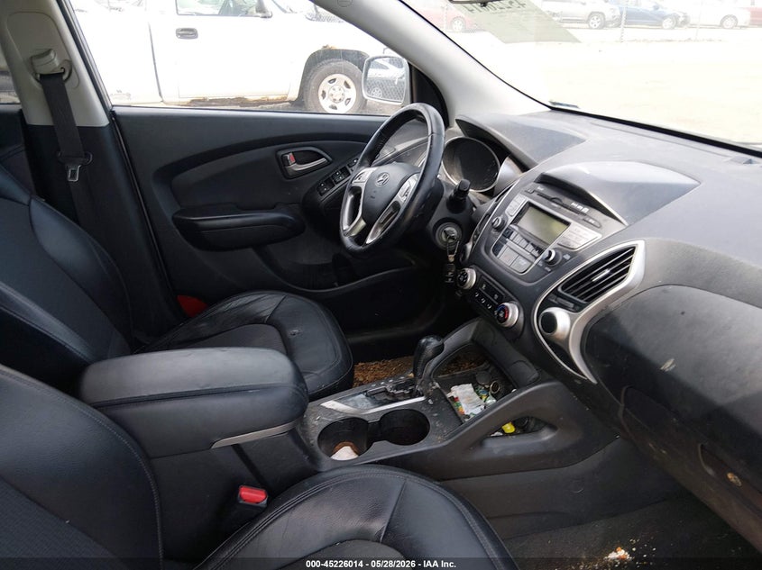 2010 Hyundai Tucson VIN KM8JU3AC5AU044438 IAAI salvage auction — LEFT FRONT, Salvage (Illinois), sold $1,475 on 2026-07-08 (photo 5)