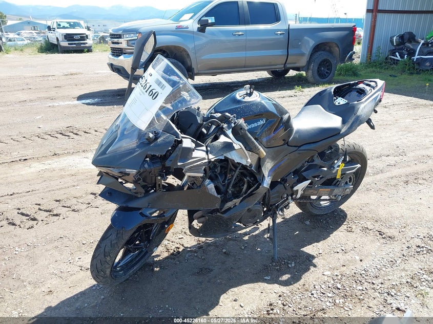 2025 Kawasaki Ninja VIN ML5EXGJ19SDA72583 IAAI salvage auction — ALL OVER, Salvage (Montana), sold $25 on 2026-07-28 (photo 2)