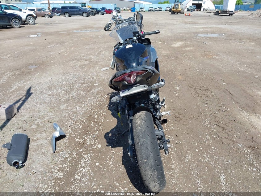 2025 Kawasaki Ninja VIN ML5EXGJ19SDA72583 IAAI salvage auction — ALL OVER, Salvage (Montana), sold $25 on 2026-07-28 (photo 6)