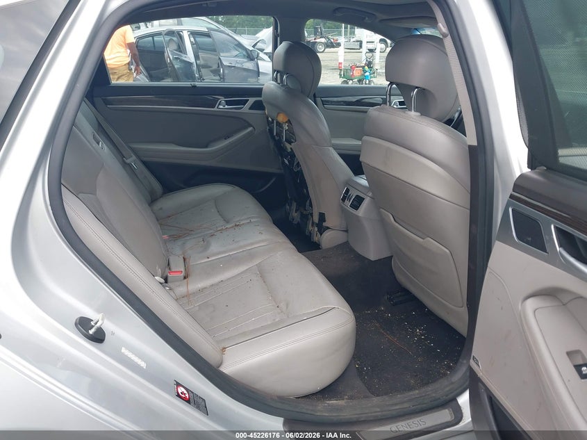 2015 Hyundai Genesis VIN KMHGN4JE5FU074688 IAAI salvage auction — FRONT END, Salvage Title, sold $1,350 on 2026-07-17 (photo 8)