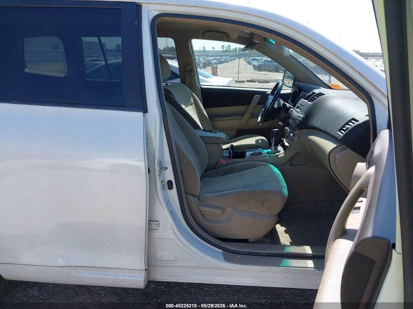 2010 Toyota Highlander VIN 5TDBK3EH4AS005574 IAAI salvage auction — RIGHT SIDE, Salvage (Texas), sold $1,400 on 2026-07-16 (photo 5)