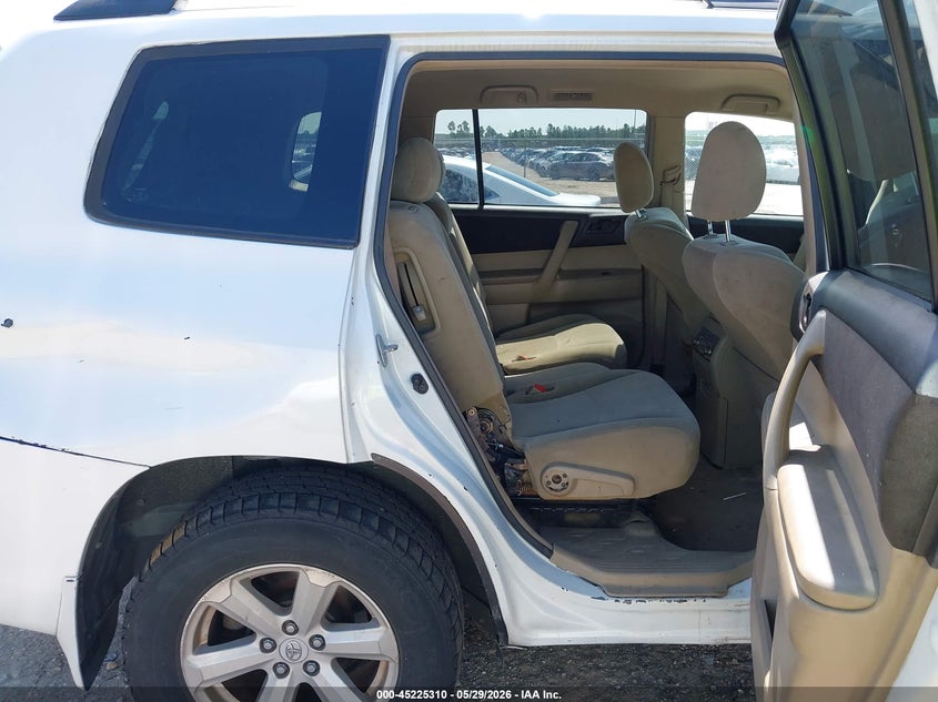 2010 Toyota Highlander VIN 5TDBK3EH4AS005574 IAAI salvage auction — RIGHT SIDE, Salvage (Texas), sold $1,400 on 2026-07-16 (photo 8)