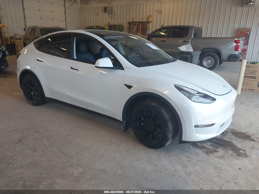 2022 Tesla Model y VIN 7SAYGDEE1NF317761 IAAI salvage auction — LEFT SIDE, Salvage (Michigan), sold $6,775 on 2026-07-09 (photo 1)