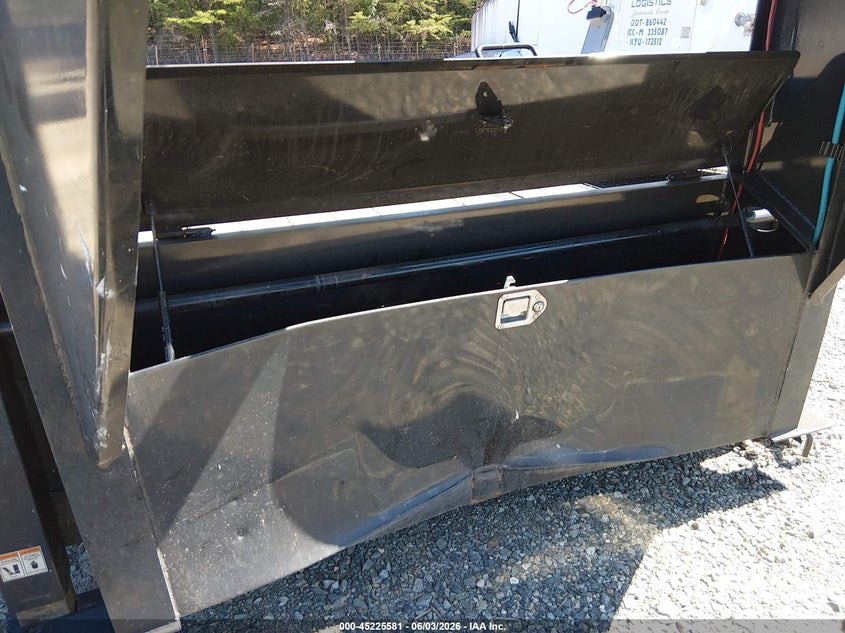 2026 Big tex trailer co inc Flatbed VIN 16V3F4828T6459582 IAAI salvage auction — FRONT & REAR, Wait Title, sold $4,100 on 2026-10-12 (photo 9)