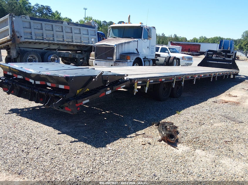 2026 Big tex trailer co inc Flatbed VIN 16V3F4828T6459582 IAAI salvage auction — FRONT & REAR, Wait Title, sold $4,100 on 2026-10-12 (photo 4)