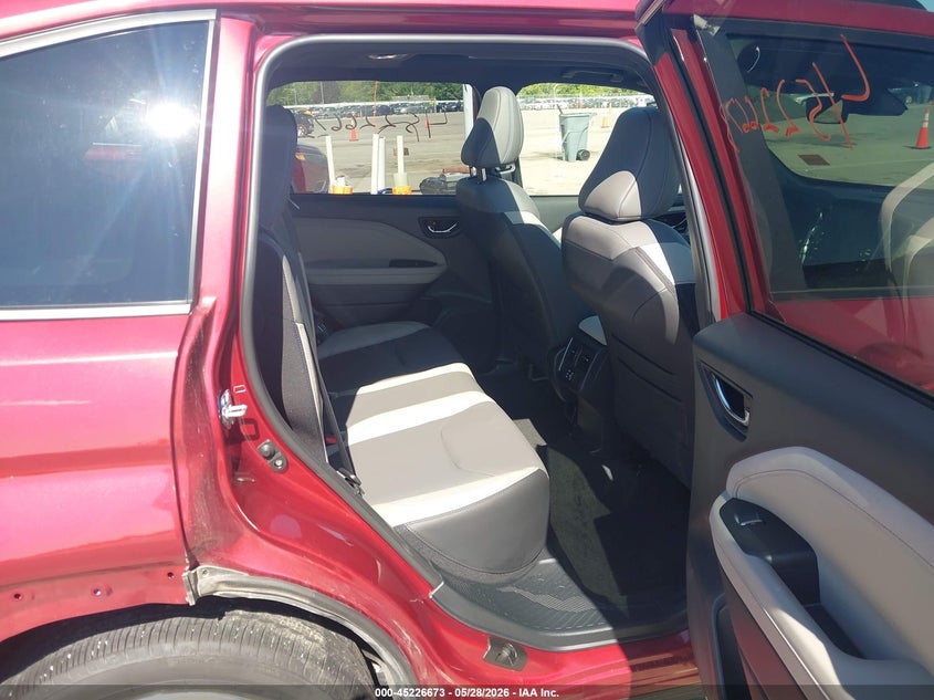 2025 Subaru Forester VIN JF2SLDRC5SH460586 IAAI salvage auction — REAR END, Salvage Title, sold $7,300 on 2026-07-24 (photo 8)