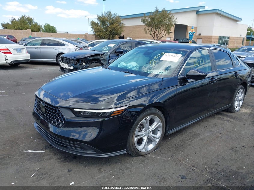 2025 Honda Accord VIN 1HGCY1F28SA041219 IAAI salvage auction — RIGHT FRONT, Salvage Title, sold $5,600 on 2026-07-31 (photo 2)
